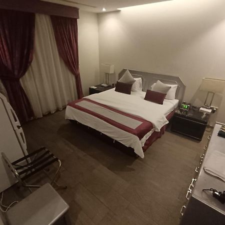 Sixty Three Hotel Suites Riyadh Eksteriør billede